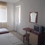 Πανσιόν Krasi 3*