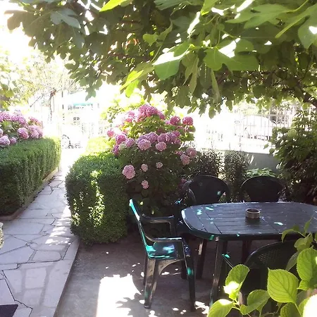 Krasi بيت ضيافة